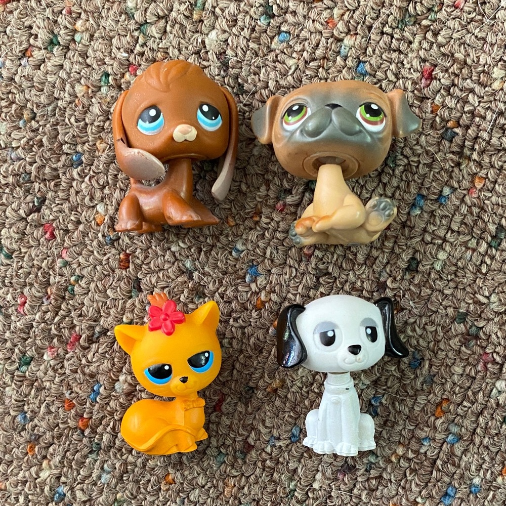 Set of 4 Animal Figurines 2 littlest pet shops